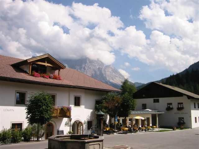 Hotel Zum Goldenen Loewen Бибервир Экстерьер фото